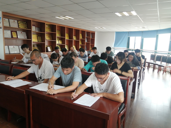 以考促學(xué)、以學(xué)促廉