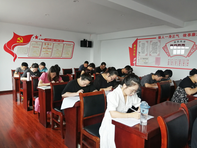 以考促學(xué)、以學(xué)促廉