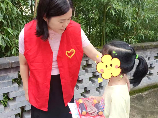 回饋社會(huì)14